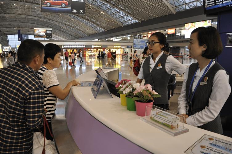今起国内机票燃油附加费下调 这些旅客免收或减半收
